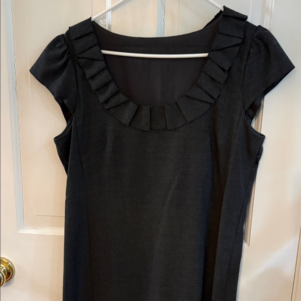 Classic gray cap sleeve ruffle collar dress size 10
